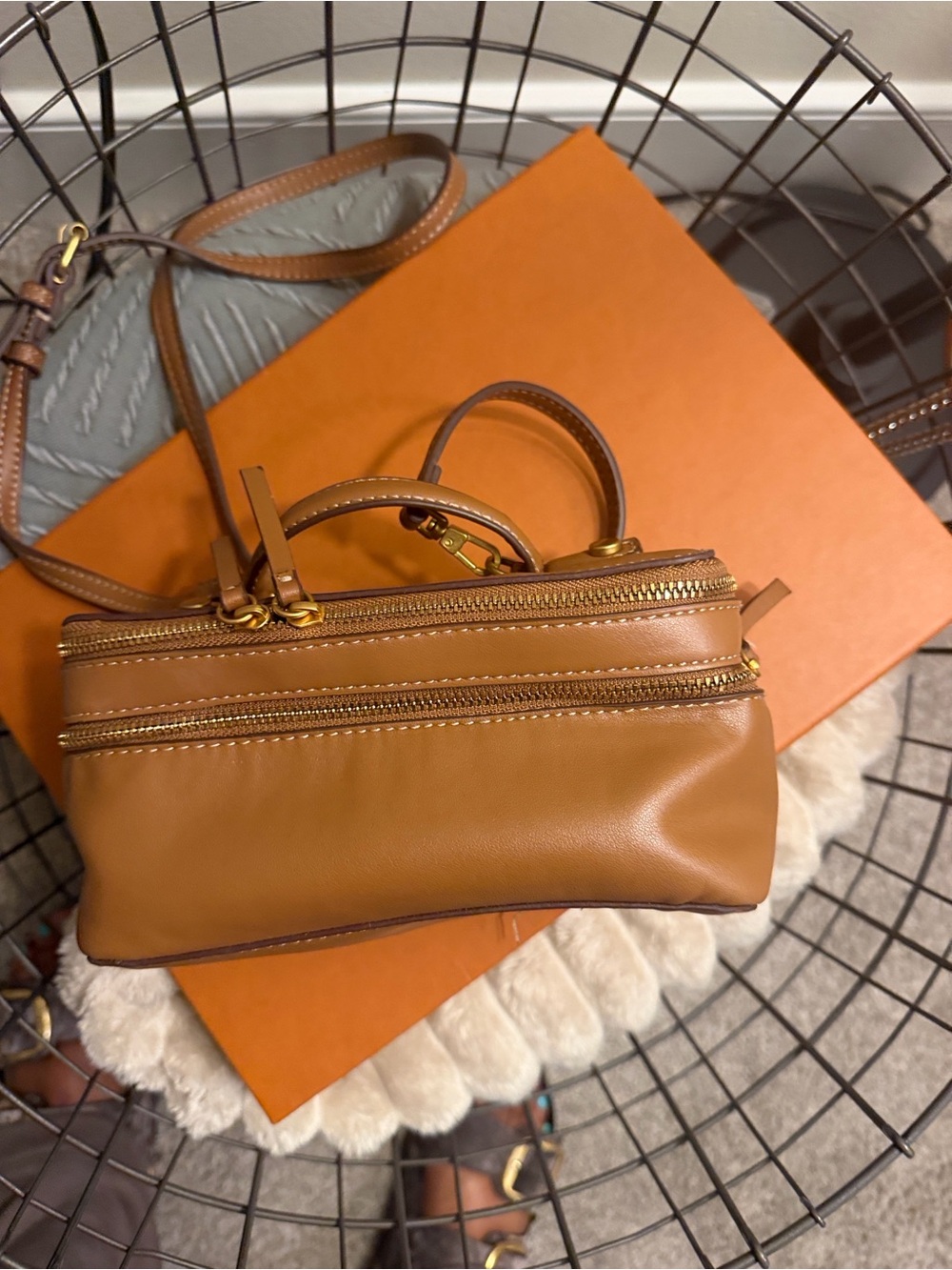 Compact Tan Leather Zip Pouch - Women Bags - Picture 3 of 3